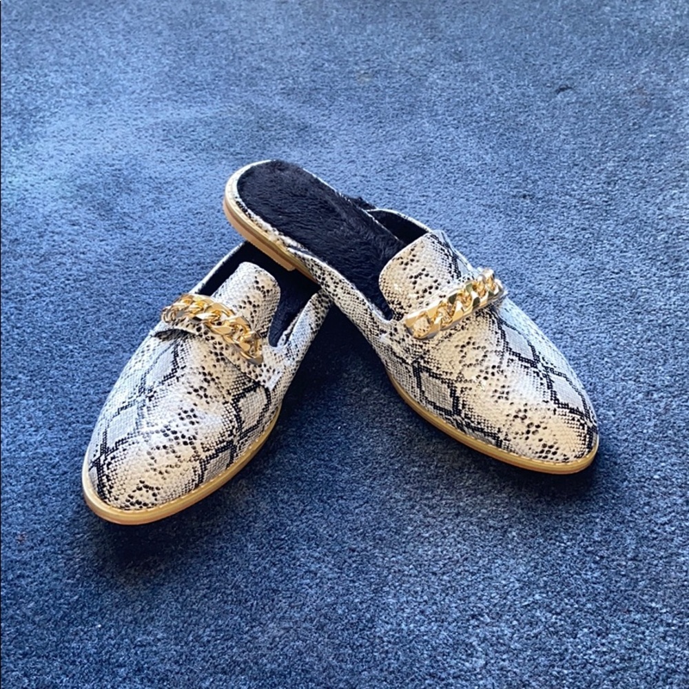 Faux Fur snake Skin Loafers